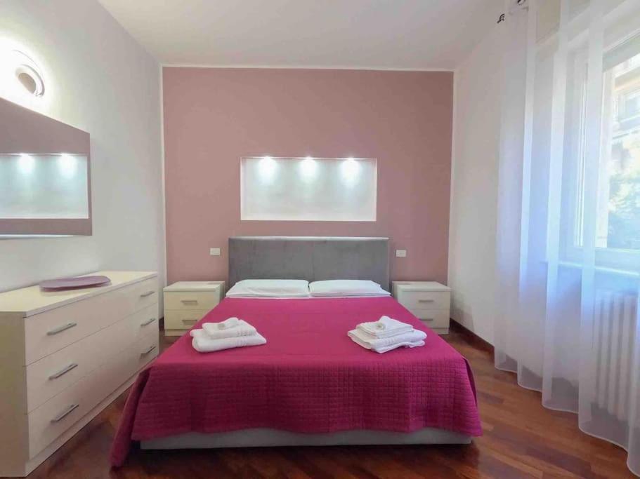 Appartamento Grazioso Con Parcheggio Privato Placência Exterior foto