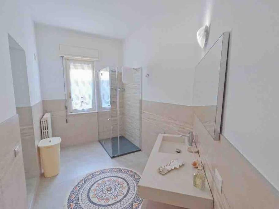 Appartamento Grazioso Con Parcheggio Privato Placência Exterior foto