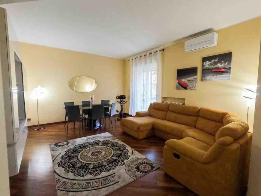 Appartamento Grazioso Con Parcheggio Privato Placência Exterior foto